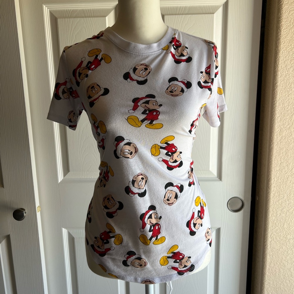 Mickey Mouse Christmas T-Shirt size small
